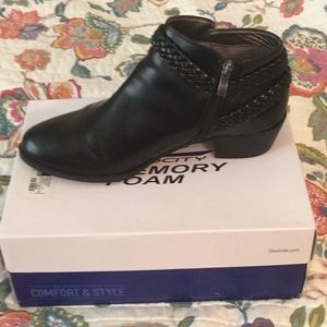 Life Stride Velocity with Memory Foam ankle boot